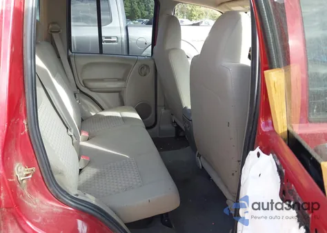 2005 Jeep Liberty Renegade из США, поврежденный, VIN 1J4GL38K85W684470